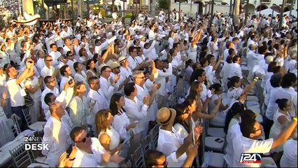 Bogota residents celebrate historic government-FARC peace deal
