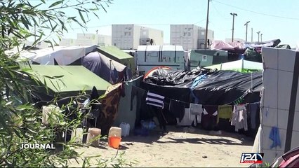 En visite à Calais, François Hollande affiche sa fermeté