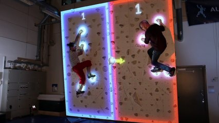 Jouer à Pong sur un mur d'escalade