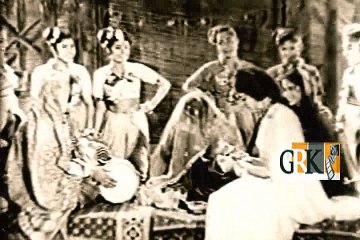 ANKHON MEIN KAJAL HATHOON MEIN MEHNDI - MALA - JAG UTHA INSAN