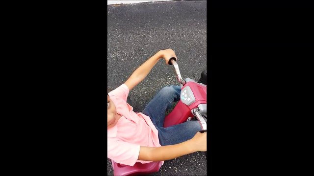 4 year old does a cool small bike stunt turn