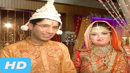 Amartya Finally Marries Bubbles Bua | Bahu Hamari Rajni Kant | 27th September 2016