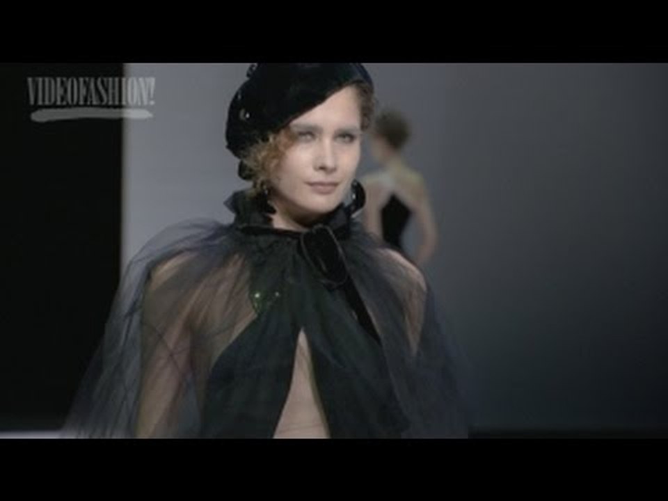 Giorgio Armani - Fall 2016 - Milan Fashion Week - Fashion Minute