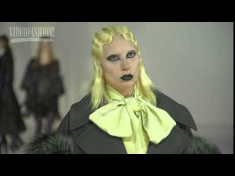Lady Gaga Walks the Runway at Marc Jacobs - New York Fashion Week Fall 2016 - Videofashion Flash!