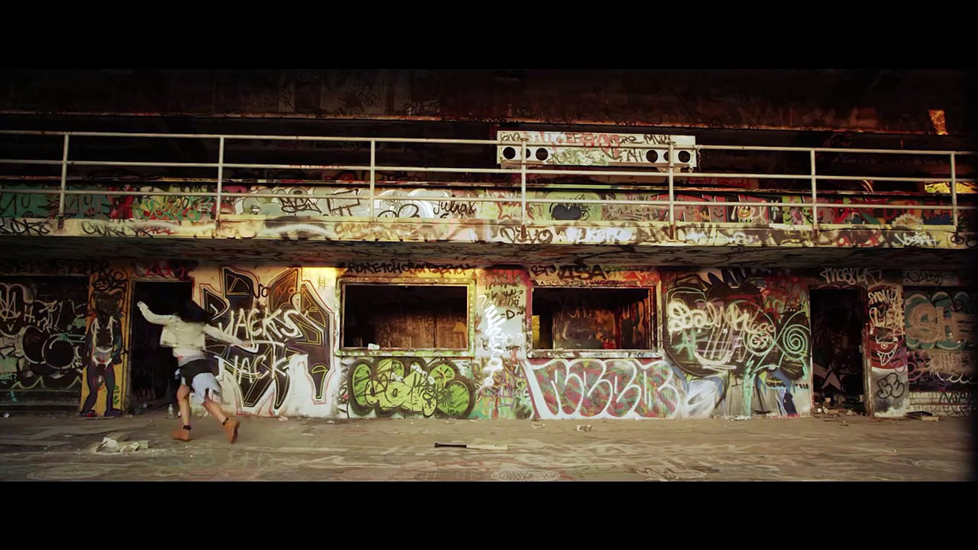 Justin Quiles   -   Sustancia DAY 6