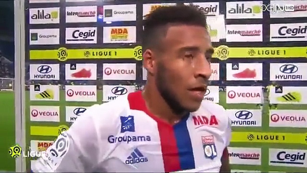 Clash en direct entre 2 joueurs de Foot sur beIN suite a un carton rouge