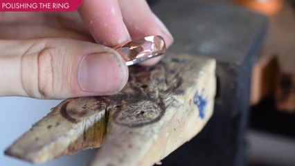 Fabrication à la main d'une bague en cuivre rouge