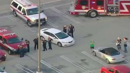 EUA: Advogado abre fogo em centro comercial e fere nove pessoas