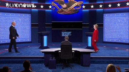 Clinton ilk TV tartışma programında Trump'ı terletti