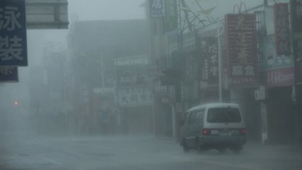 El tifón Megi causa 3 muertos y 167 heridos, además de graves daños en Taiwán