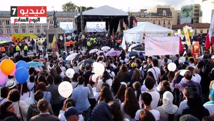 احتفالات فى كولومبيا عقب توقيع اتفاق سلام مع متمردى "فارك"