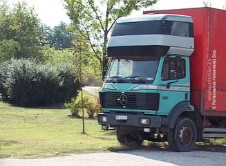 Parkiranje na travnatim površinama, 27. septembar 2016. (RTV Bor)