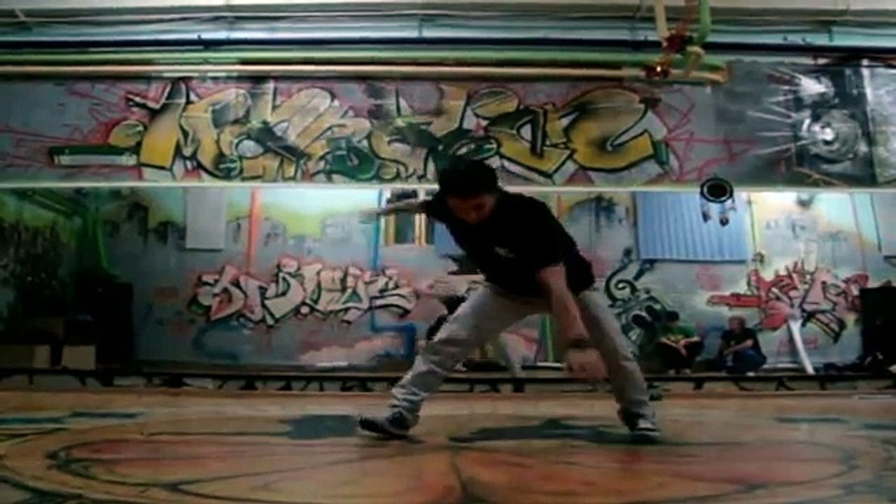 Заход и прыжок air twist с одной руки www.all-dance.net
