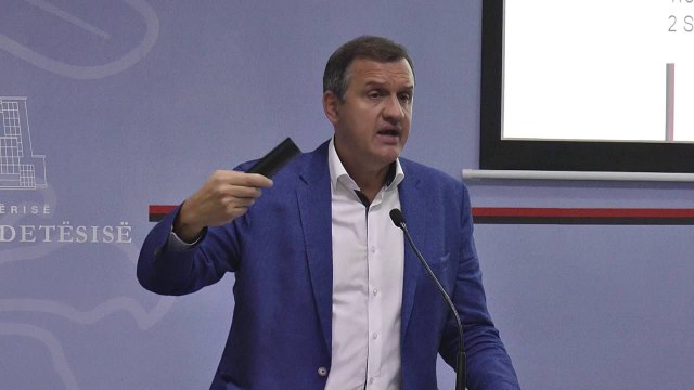 Report TV - Vizita te mjeku, Beqaj: Me prenotim online me datë dhe orë të paracaktuar