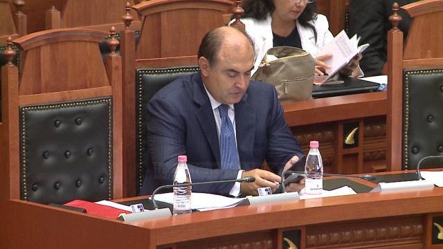 Dorëhiqet Haxhinasto - Top Channel Albania - News - Lajme