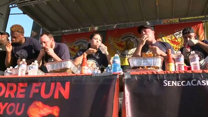 "Gllabëruesi" i krahëve të pulës ruan titullin kampion - Top Channel Albania - News - Lajme