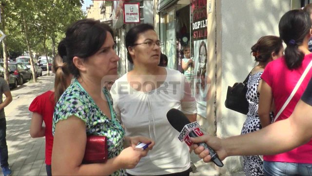 Report TV - Tetë ditë nga nisja e vitit të ri shkollor, kaos për të blerë librat