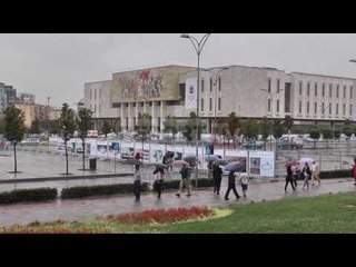 Report TV - Bllokohet pjesërisht sheshi '‘Skëndërbej”, kthehet në pedonale