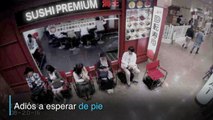 ¿Cansado de esperar de pie? Presentan sillas autónomas