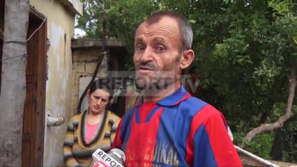 下载视频: Report TV - Elbasan, familja Kishta në qiell të hapur, 3 fëmijët në mëshirë të fatit