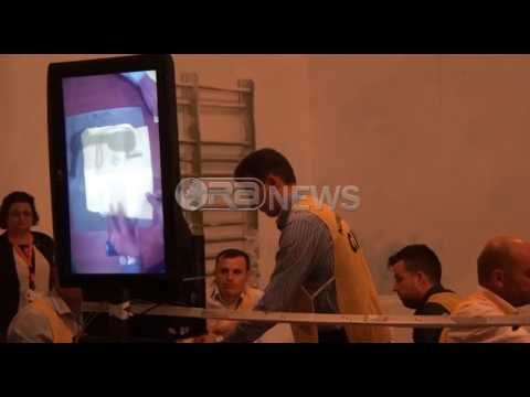 Ora News - Procesi i numërimit gjatë natës në Dibër, kryeson Muharrem Rama