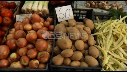 Ora News – Besimtarët myslimanë festojnë Bajramin me tryeza të “vakëta”