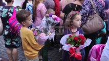 Report TV - Nis viti i ri shkollor, 27 mijë nxënës për herë të parë në banka