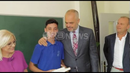 Ora News – Nxënësi feston sot ditëlindjen, Rama i bën një dhuratë të çmuar