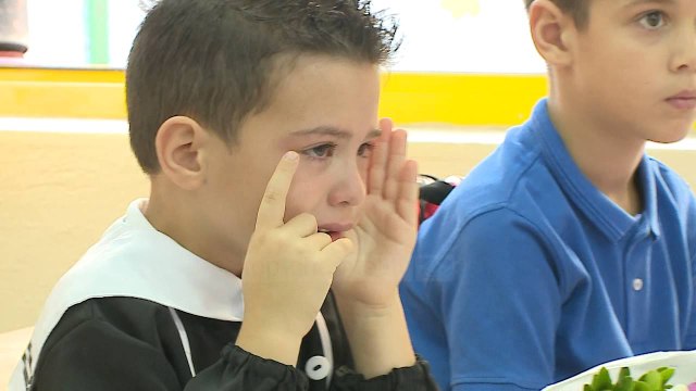 Nis viti i ri shkollor,shkollat hapin dyert për 392 mijë nxënës - Top Channel Albania - News - Lajme
