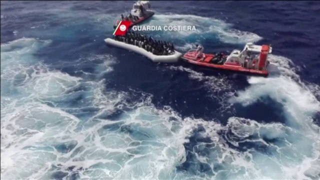 Policia italiane nxjerr edhe 5 trupa të pajetë - Top Channel Albania - News - Lajme