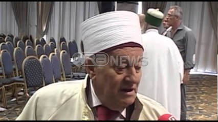 Ora News - Besimtarë myslimanë dhe personalitete nderojnë ish-kreun e KMSH-së