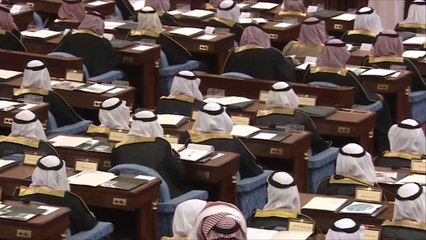 السعودية تخفض رواتب الوزراء وأعضاء الشورى