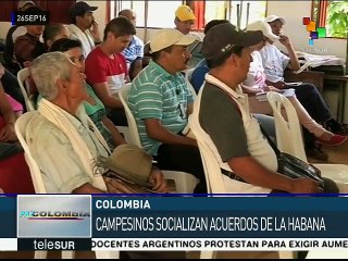 Campesinos colombianos celebran el fin de la guerra
