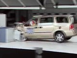 2005 Chevrolet Uplander moderate overlap IIHS crash test