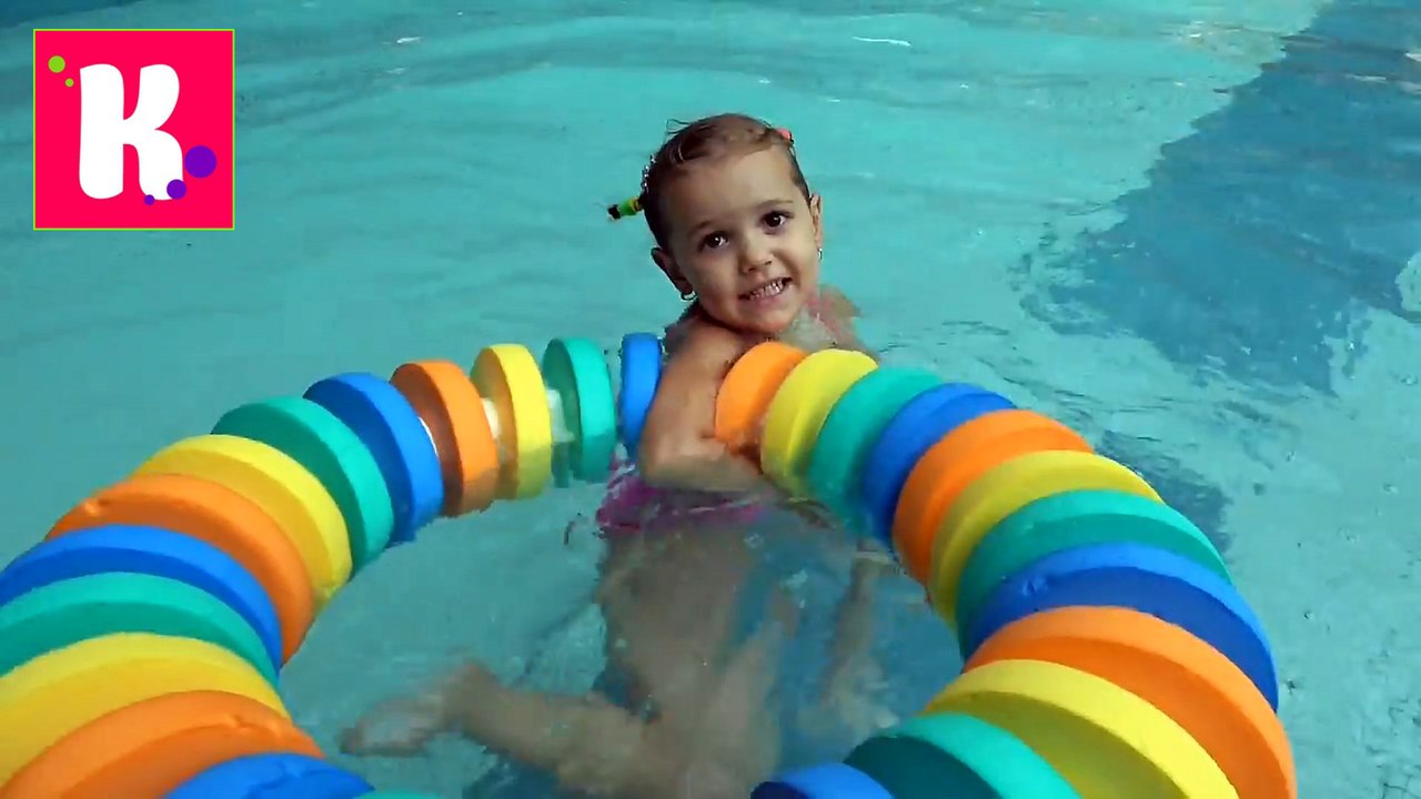 Горки и бассейны Самый большой аквапарк в Соединенном Королевстве Мисс Катя и Макс делают пиццу в ресторане  видео 2016
