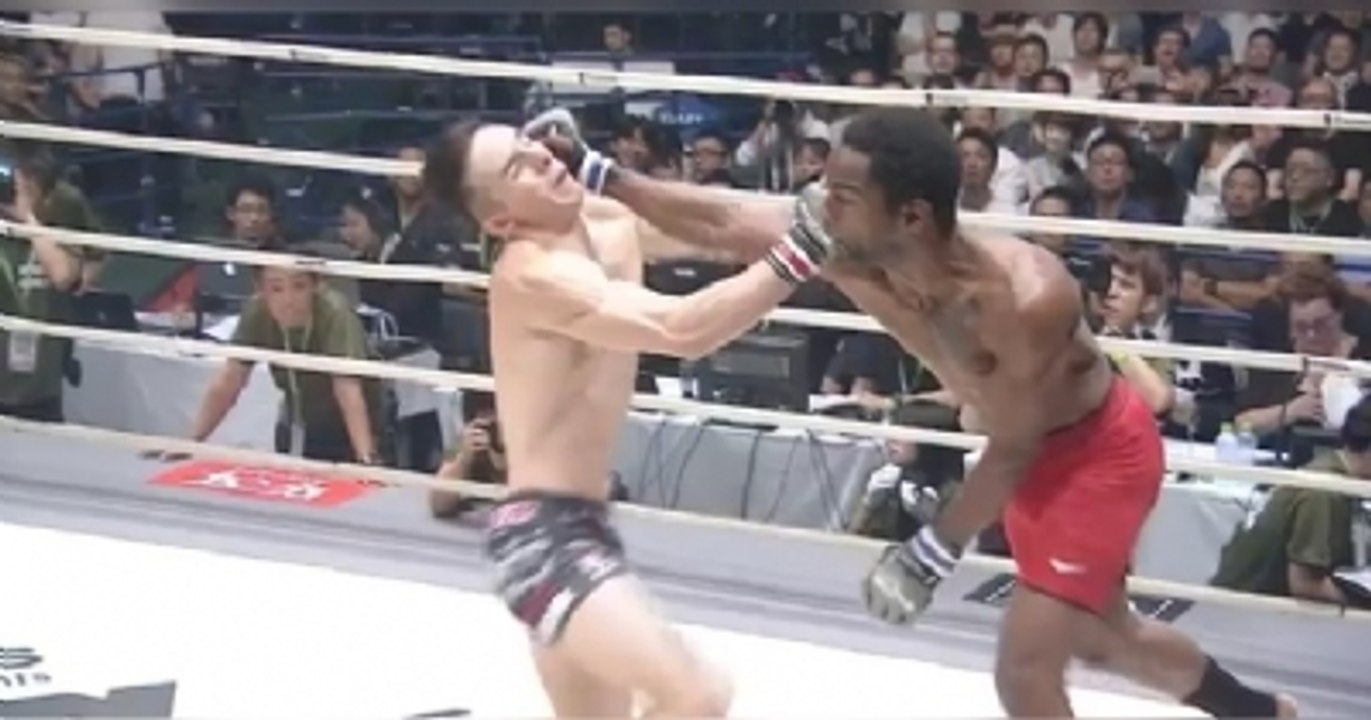 Charles Bennett, Rakibini 7 Saniyede Nakavt Etti