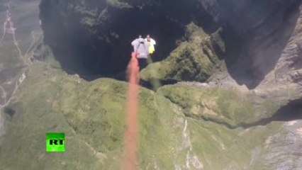 Dağdan Atlayan Hava Dalışçıları Nefes Kesti