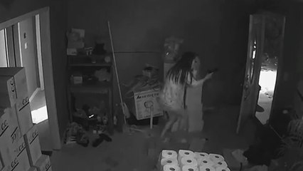 Elle tire sur des voleurs