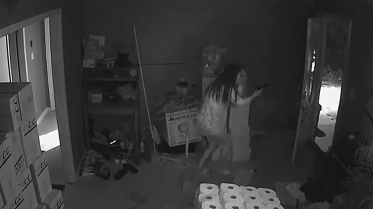 Elle tire sur des voleurs