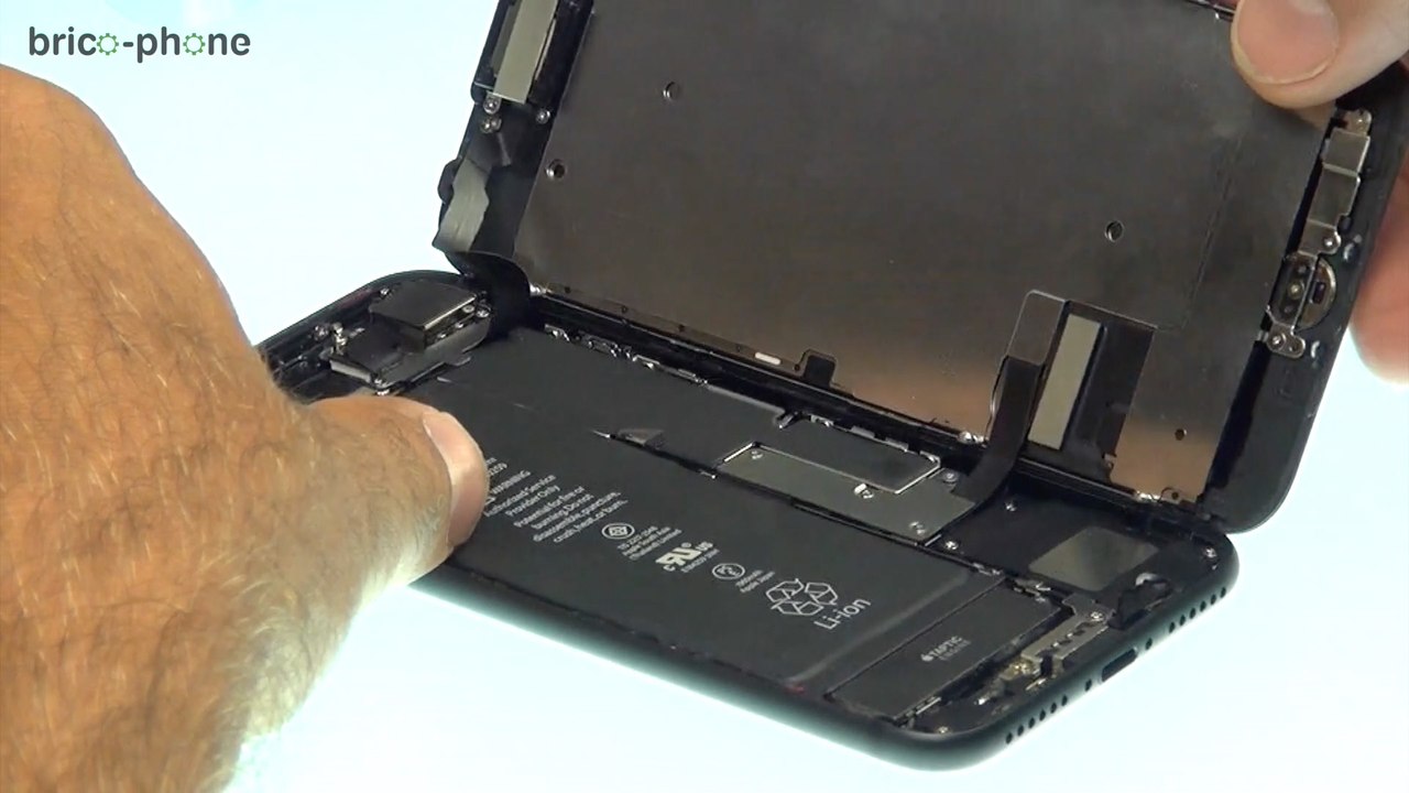 iPhone 7 : comment changer la vitre tactile et l'écran LCD (bloc écran complet pré-assemblé)