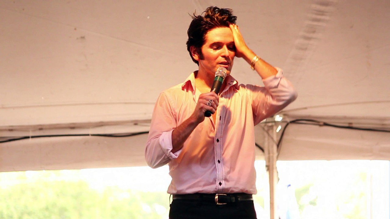 Dean Z sings 'I'll Remember You' Elvis Week 2016