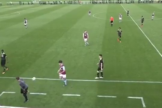 Un superbe enchaînement les mains dans les poches