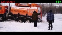 DANGEROUS ROAD NORTH RIVER EXTREME MOVE truckers on the road, RUSSIAN ROADS