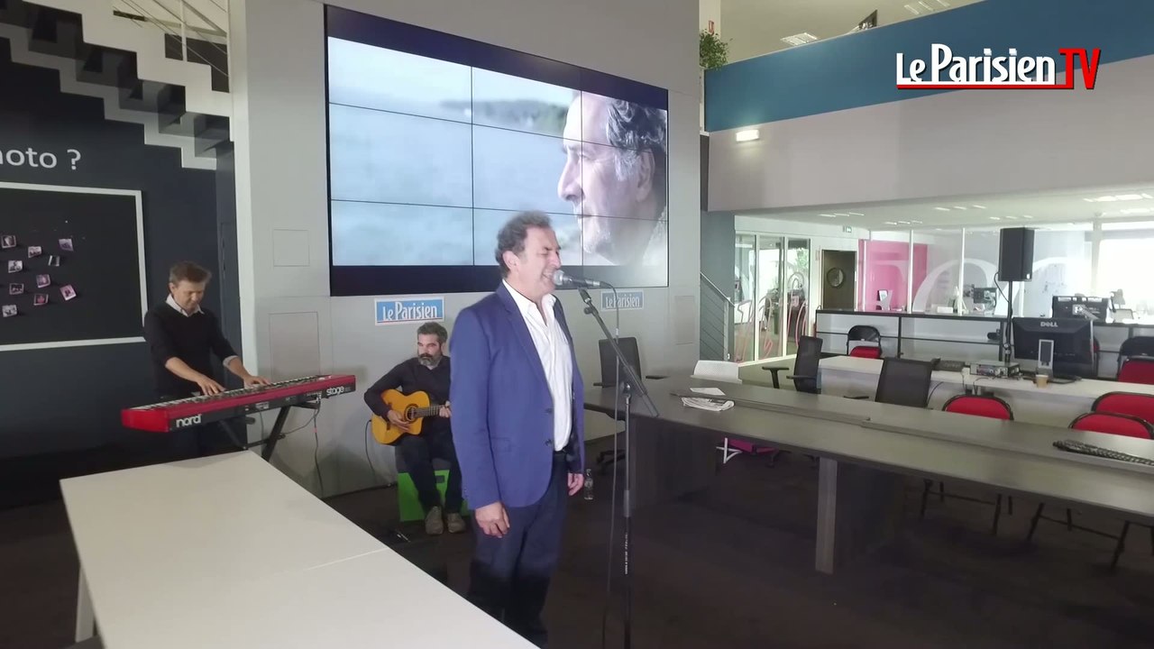François Morel chante « La vie, la vie, la vie » en live au Parisien