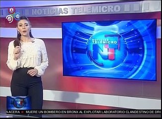 Dos hombres presuntamente policias enfrentan a un puertero de un negocio en los mina