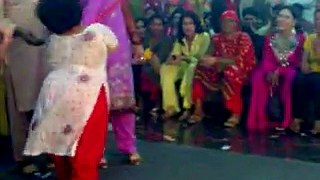world smallest women - Desi item dance - HD