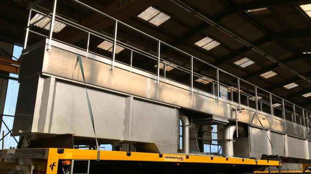 Un convoi exceptionnel de 27 m de long a quitté l'Orne