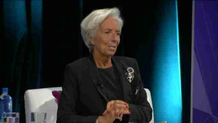 Lagarde alerta de que el proteccionismo frenará aún más el crecimiento mundial