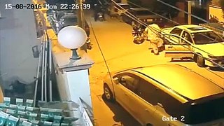 Latest CCTV Footage Street Crimes Snactching in Karachi