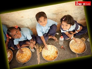 A kitchen for 75,000 students